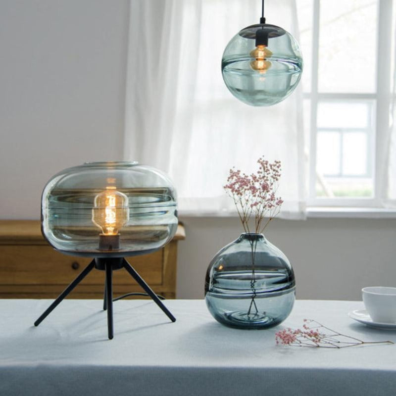Tripod base table lamp for desk decor