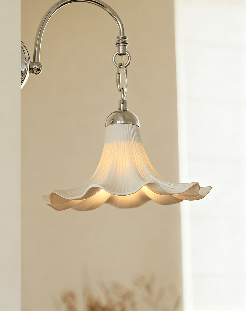 Close view of the chrome chain links and the ruffled rim lit