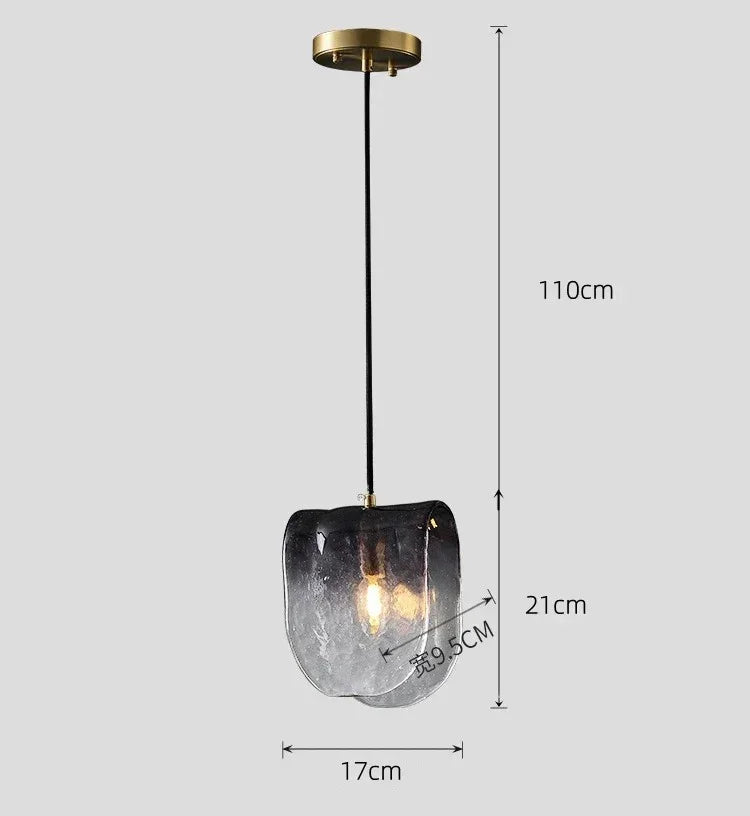 The shade drawn with its 17 cm width and 21 cm height marked