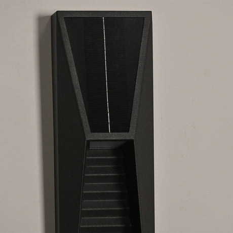 The wedge seen from the side on a facade showing how it tapers outward