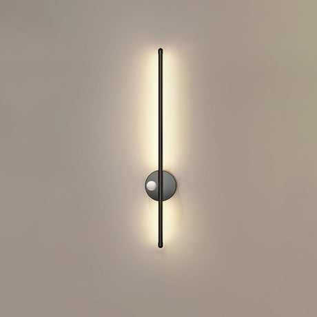 Close view of the black hub where the rod passes through the round mount