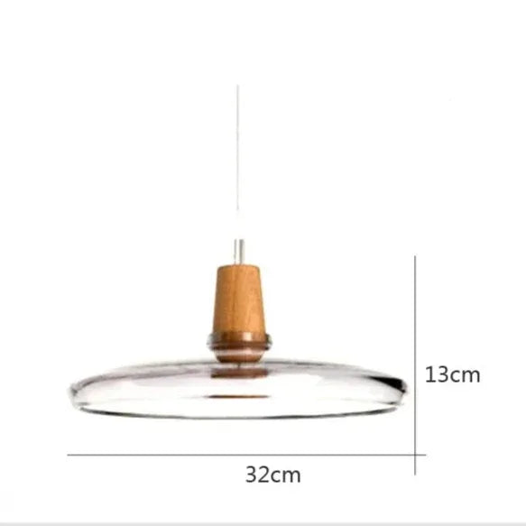 The wide shade drawn with its 32 cm width and 13 cm height marked